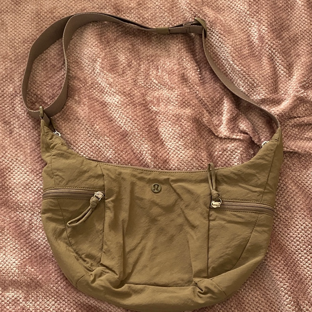 Lululemon sling bag